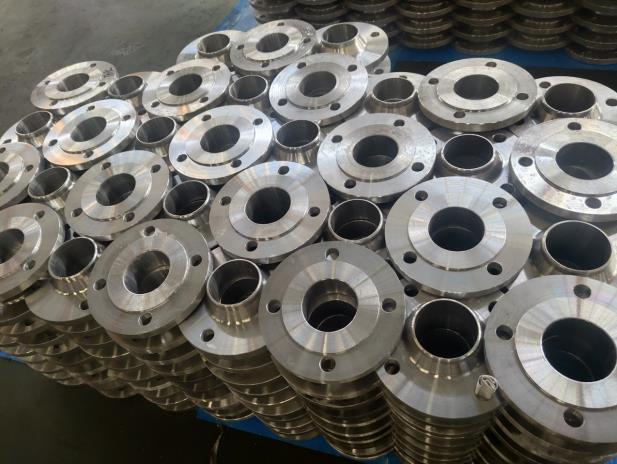 Jualan hebat! Selamat datang untuk memesan DIN2632 PN10 RF Weld Neck Flange Carbon Steel A105 S235JR!